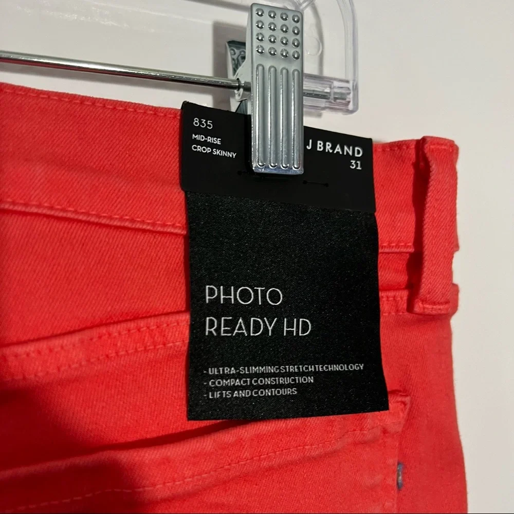 J Brand Mid Rise Crop Skinny Raw Hem Kalani  Size 31 Modern Preppy Clean Girl‎